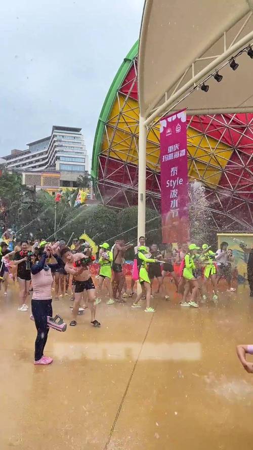 玛雅海滩水公园全新泰式泼水节开泼