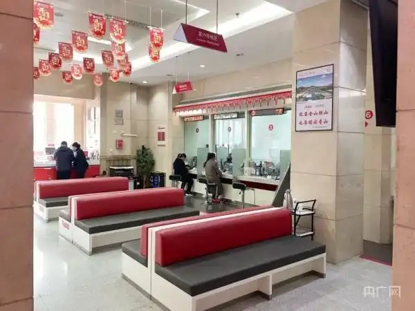 泰安银行取钱排队情况_泰安银行排队取款风波_银行挤兑谣言