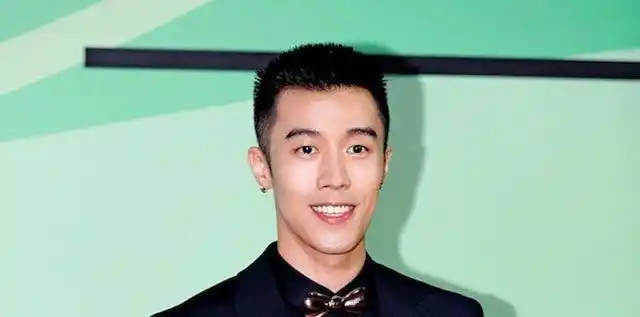 热依扎和周游分手_热依扎周游甜蜜日常_热依扎周游分手原因