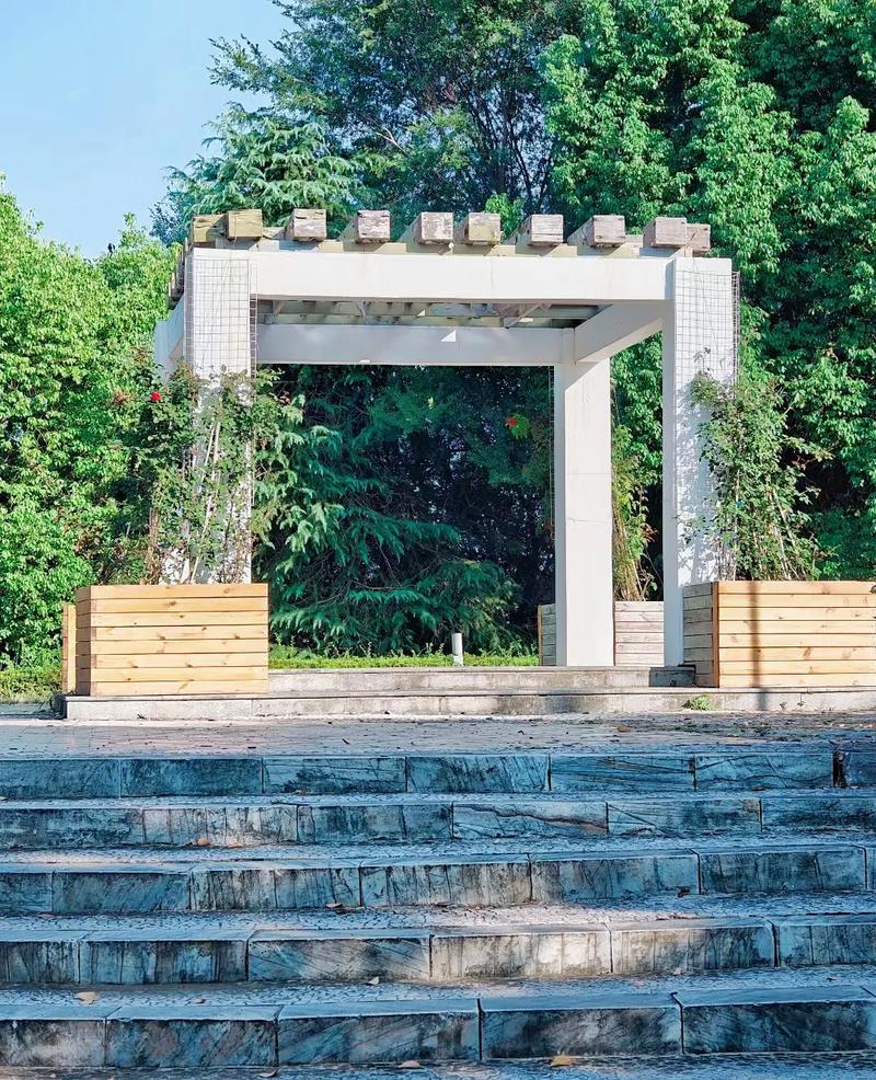 南京财经大学优势专业_南京财经大学2025招生人数_南京财经大学中外合作办学项目